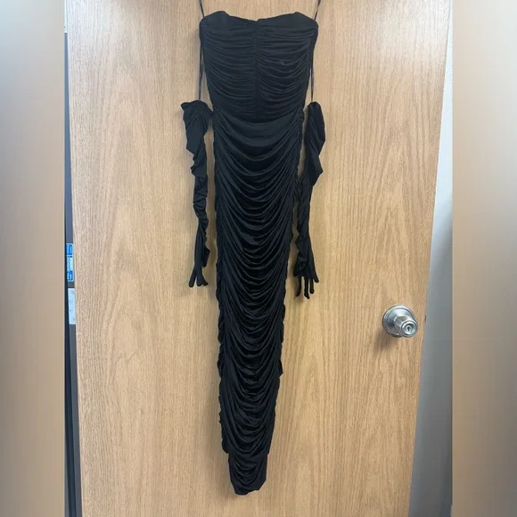 Parton Ruched Strapless Dress With Gloves - Picture 4 of 10